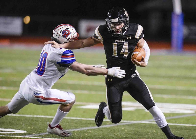Southern Columbia runs past Richland, advances to 18th state title game